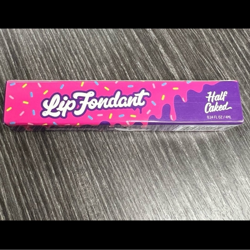 Half Caked Lip Fondant *New*